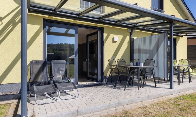 Joachimsthal Apartment | Apartment 'Ferienwohnung 2' with Shared Garden and Wi-Fi