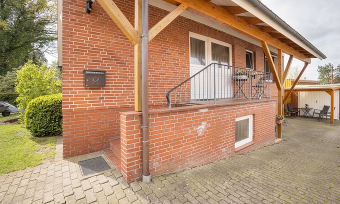 Krempermoor Apartment | Apartment 'Ferienwohnung Krempermoor' with Shared Terrace and Wi-Fi