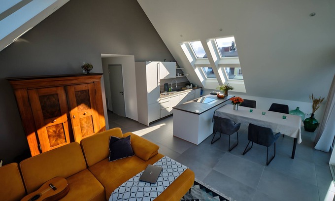 Langenargen Apartment | Apartment 'Ferienwohnung Munzert - Bodensee' with Lake View, Balcony and Wi-Fi