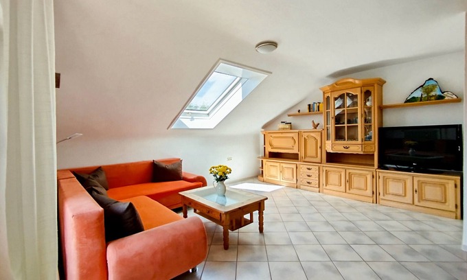 Ehlenbogen Apartment | Apartment 'Ferienwohnung Blaess' with Balcony and Wi-Fi