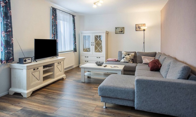 Roßwangen Apartment | Apartment 'Ferienwohnung 1, 66qm' with Mountain View, Shared Garden and Wi-Fi