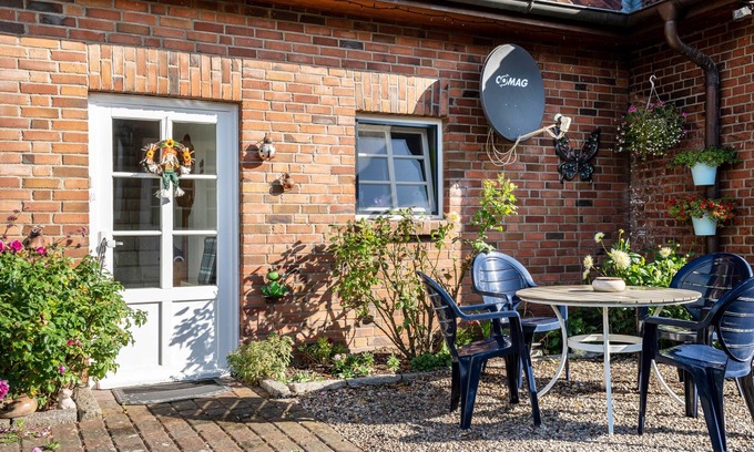Bunsdorf Apartment | Apartment 'Ferienwohnung Wittensee' with Shared Terrace, Private Garden and Wi-Fi