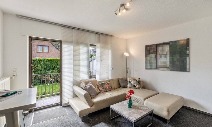 Willich Apartment | Apartment 'Ferienwohnung Heike' with Balcony and Wi-Fi