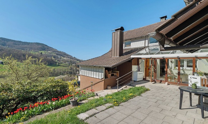 Lauf Apartment | Apartment 'Ferienwohnung Gabriele' with Mountain View, Private Terrace and Wi-Fi