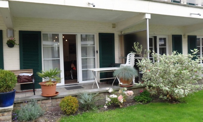 Klemskerke Apartment | Apartment for 4-6 in vacation park with sports playgrounds, close to the beach, pets OK