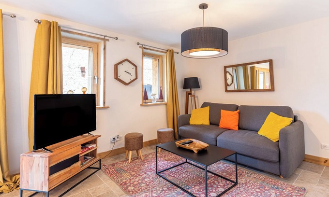 Champagny-en-Vanoise Apartment | Apartment "Lodge Alouette" with Slope Access, Private Balcony & Wi-Fi