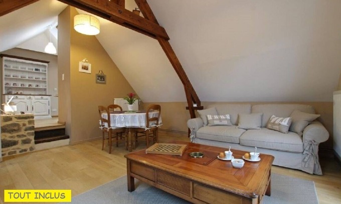 Villedieu-les-Poeles Apartment | Apartment with terrace in a 14th century building