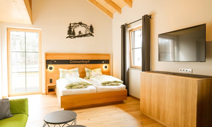 Muenchberg Apartment | Apartment-Galerie Ochsenkopf-Mobility bath-Balcony