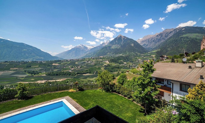 Schenna Apartment | Apartment "Gartenheim Josef" with Mountain View, Shared Pool & Wi-Fi