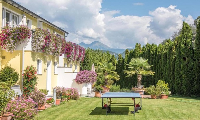 Bressanone Apartment | Apartment 'Gartenhof 2 Amadeus' with Mountain View, Shared Terrace and Wi-Fi
