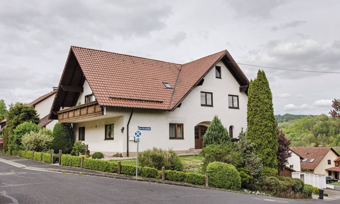 Weigendorf Apartment | Apartment 'Gerda' with Mountain View, Balcony and Wi-Fi