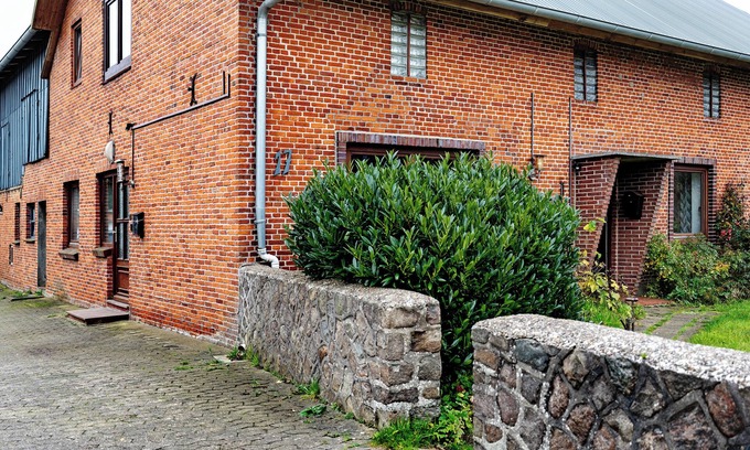 Hamdorf Apartment | Apartment 'Hamdorf, Hauptstraße Unten' with Private Terrace, Shared Garden and Wi-Fi