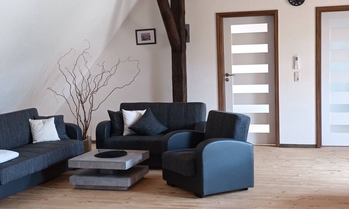 Mildenitz Apartment | Apartment 'Haus Beim Schloß' with Private Terrace, Wi-Fi and Air Conditioning