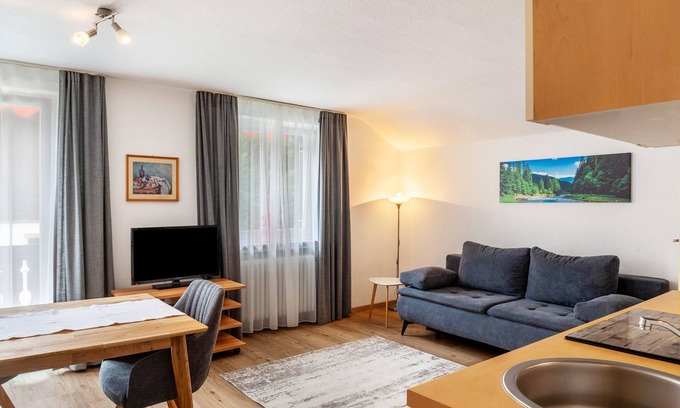Mittenwald Apartment | Apartment 'Haus Latschenhang 4 Ederkanzel' with Mountain View, Balcony and Wi-Fi