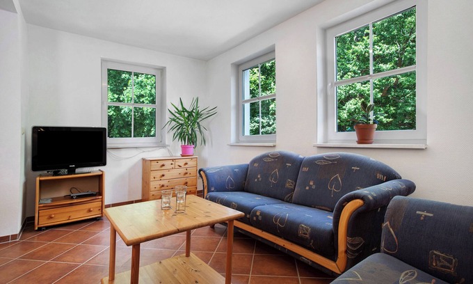Koserow Apartment | Apartment "Haus Seeadler 13" with Shared Terrace & Wi-Fi