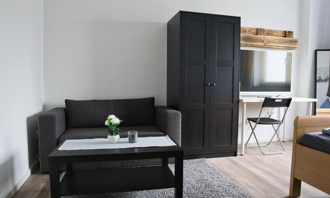 Schneverdingen Apartment | Apartment 'Heide Ferienwohnung Süd' with Wi-Fi