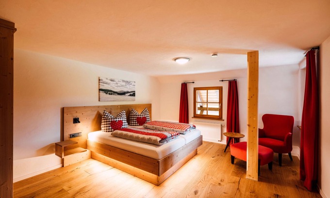 Breitnau Apartment | Apartment 'Heustock' with Mountain View, Balcony and Wi-Fi