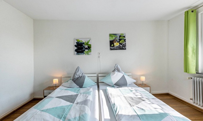 Engen Apartment | Apartment 'Hewenpanorama 2' with Mountain View, Shared Terrace and Wi-Fi