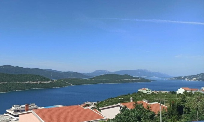 Neum Apartment | Apartment Hills with 2 bedrooms and balcony with sea view