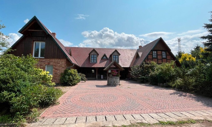 Verchen Apartment | Apartment 'Hof Verchen Nahe Kummerower See' with Private Terrace, Private Garden and Wi-Fi
