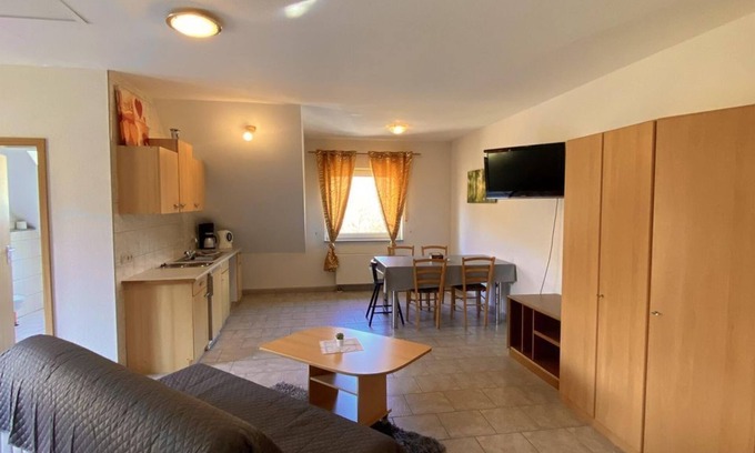 Macken House | Apartment - Hotel Restaurant Forellenzucht