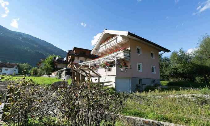 Zillertal Apartment | Apartment in Aschau near Ski Hochzillertal