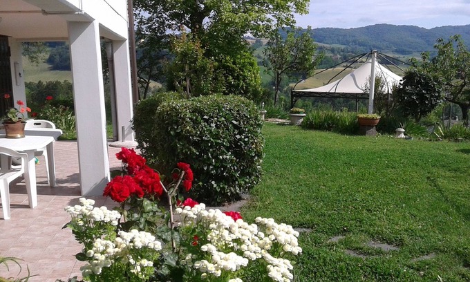 Salsomaggiore Terme Apartment | Apartment in a country house with a wonderful view over the hills