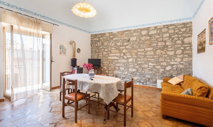 Prizzi Apartment | Apartment 'Il Baglio Antico' with Mountain View, Terrace & Wi-Fi