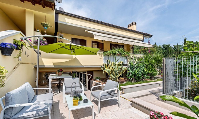 Cunettone-villa Apartment | Apartment "Il Giardino Degli Agrumi" with Private Garden & Shared Pool