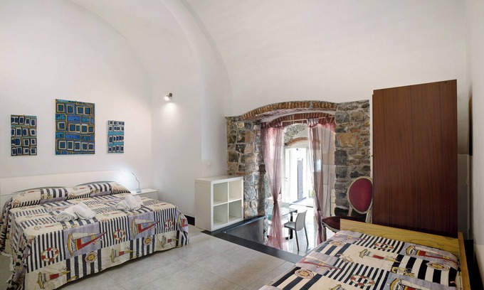 Cervo Apartment | Apartment "Il Lavatoio, Borgo dei Pescatori" with Wi-Fi