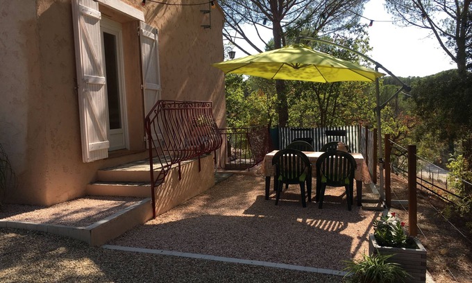 Vidauban Villa | Apartment in a villa - under the pine trees - very quiet - 6 people