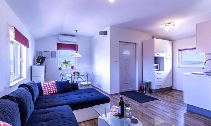 Bilice Apartment | Apartment in Bilice near Krka National Park