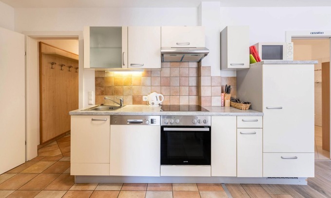 Konigsleiten Apartment | Apartment in "Chalet Central - Top CC6" in the Ski Area with Shared Sauna