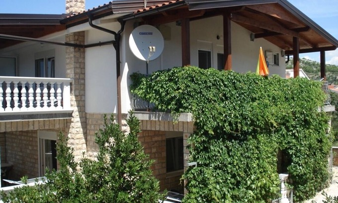 Drage Apartment | Apartment in Drage with Terrace, Air condition, WIFI (5013-3)