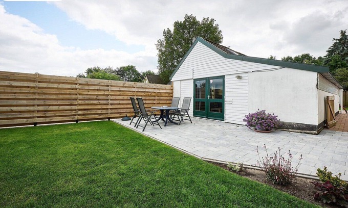 De Kiel House | Apartment in Drenthe near Scenic Trails