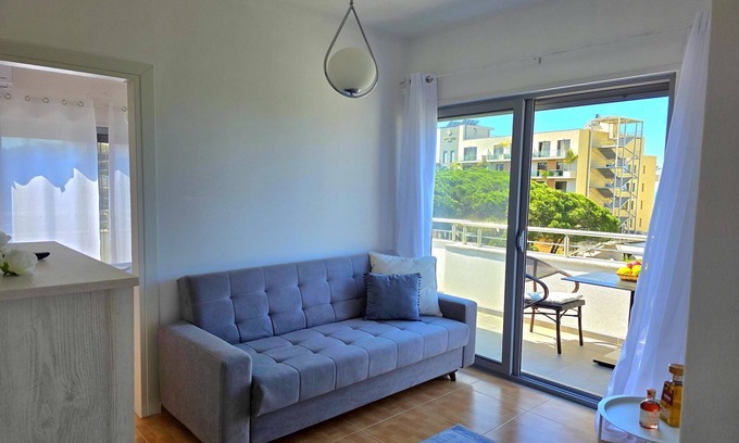 Golem Apartment | Apartment in Golem steps from sandy beach