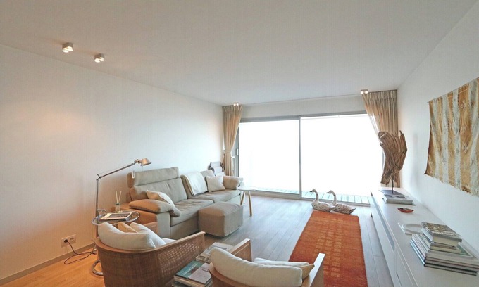 Knokke Apartment | Apartment in Het Zoute with Sea Views