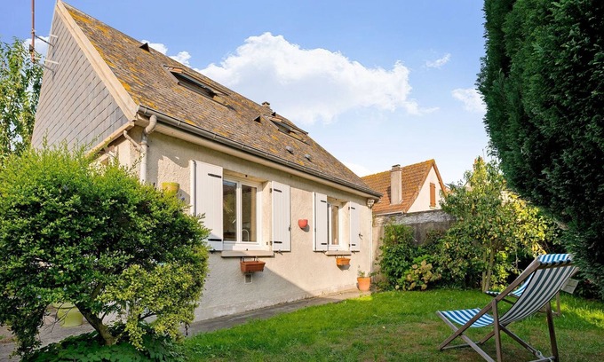 Isigny-sur-Mer House | Apartment in Isigny near the Port