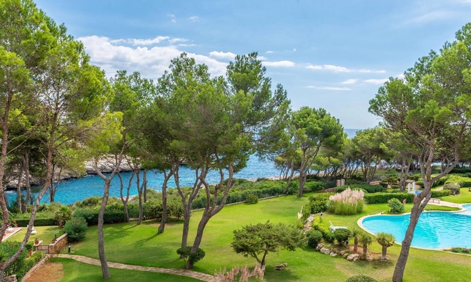 Portocolom Apartment | Apartment in Jardin del Rey with pool and beach 100m away
