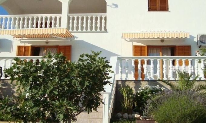 Kustici Apartment | Apartment in Kustici with Balcony, WIFI, Washing machine (4847-1)