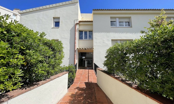 Ultramort Apartment | Apartment in L'Escala near Sandy Beach