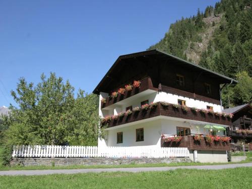 Matrei in Osttirol Apartment | Apartment in Matrei near Ski Slopes