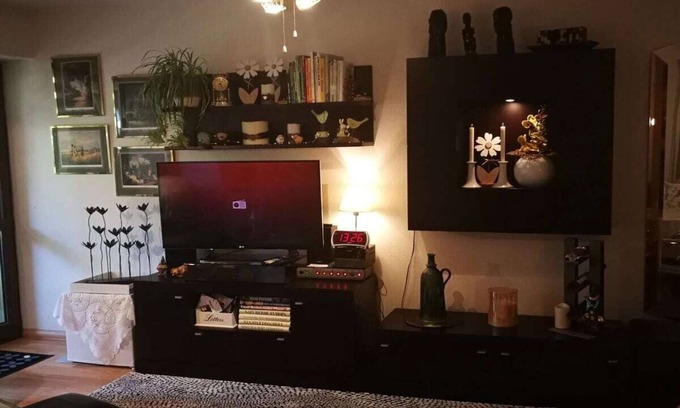 Neusass Old Town House | Apartment in Neusäß with Barbecue and Wifi
