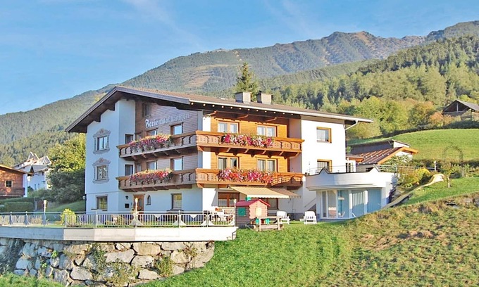 Arzl im Piztal Apartment | Apartment in Pitztal near Ski Slopes