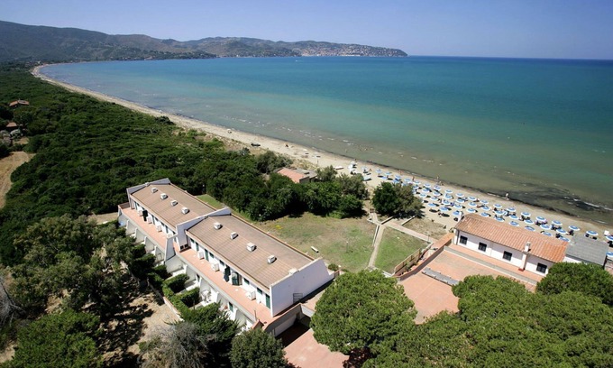 Santa Liberata Apartment | Apartment in Residence on the Beach for 5 People in Tuscany, Maremma