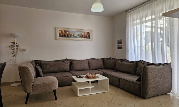 Kodrra Apartment | Apartment in Saranda with Sea Views