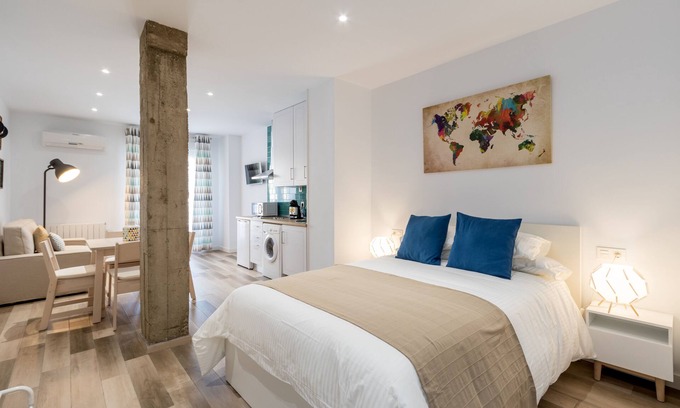 Camino de Ronda Apartment | APARTMENT IN THE CENTER WITH BALCONY