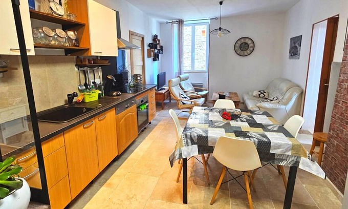 Manas House | Apartment in the heart of the village of Manas