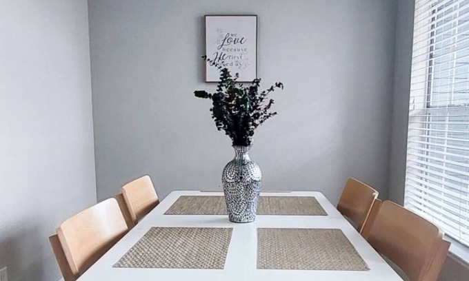 Deco Apartment | Apartment in the suburbs, near the Moll and stores (pet friendly).