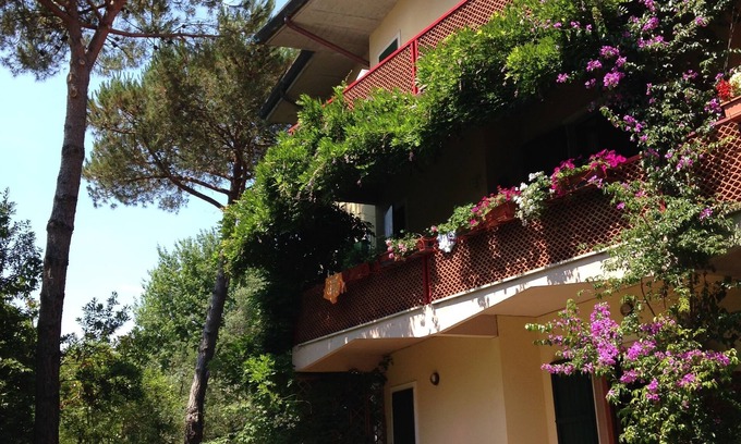 Ronchi Apartment | APARTMENT IN TUSCANY 500 METERS FROM THE SEA NEAR Forte dei Marmi (Versilia)